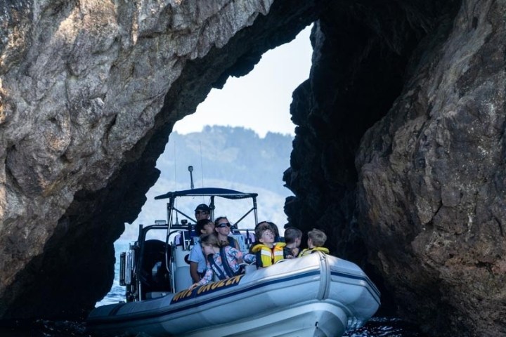 Piokeke Island Hole in the Rock